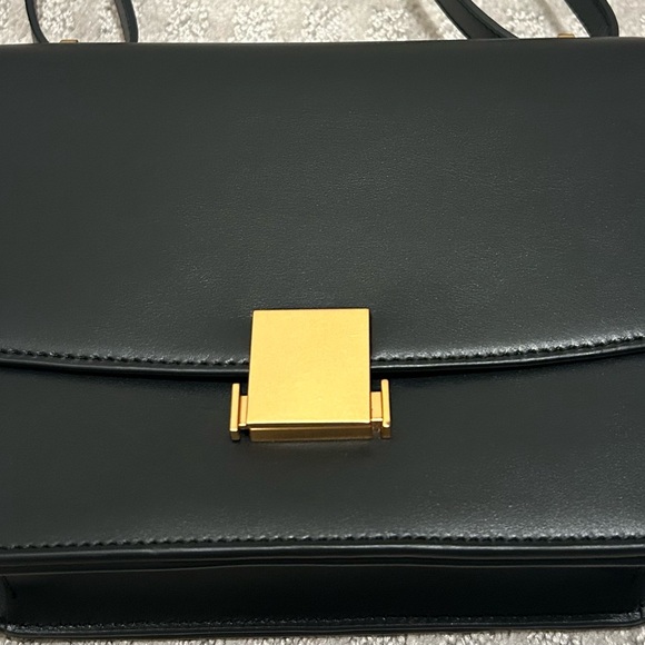 Quince Italian leather box shoulder bag - Picture 4 of 11